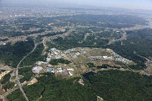 上空より「第一仙台北部中核工業団地」と周辺の森を撮影した写真
